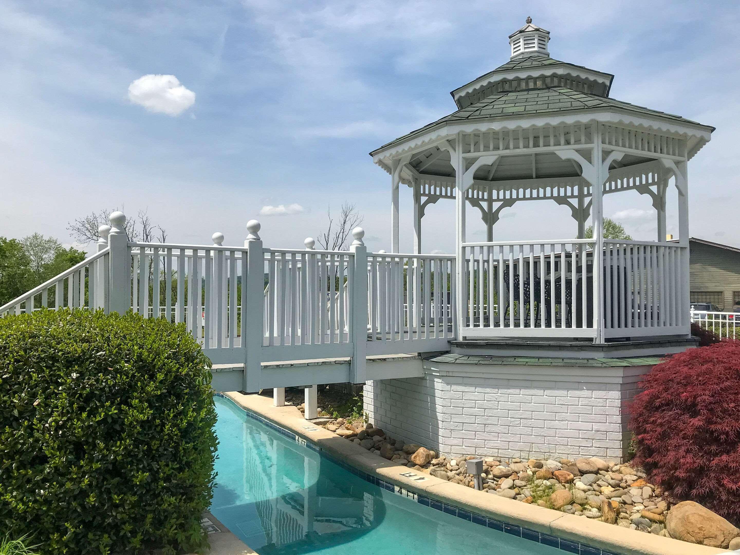 Clarion Inn Willow River Sevierville Exterior photo