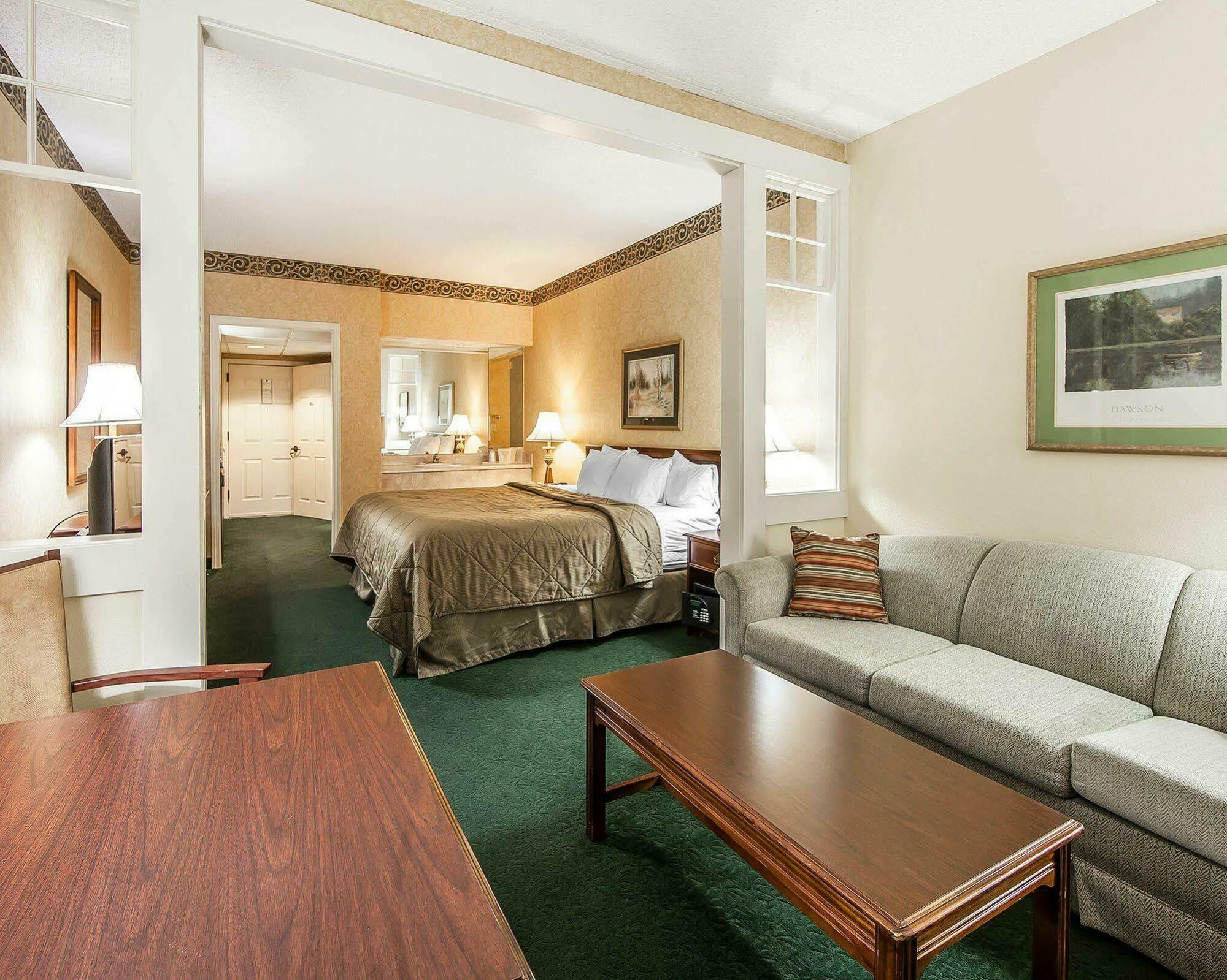 Clarion Inn Willow River Sevierville Exterior photo
