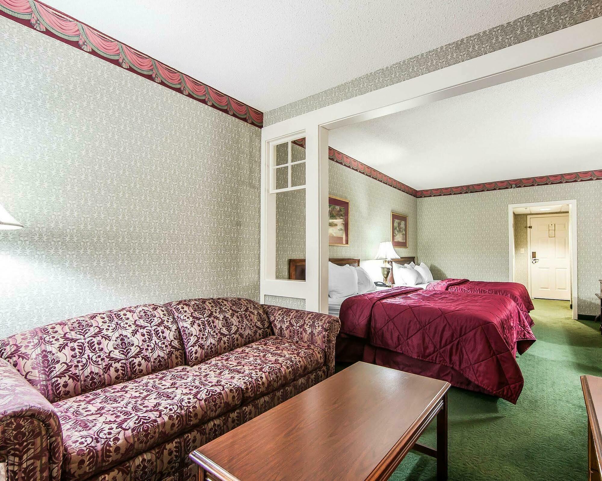 Clarion Inn Willow River Sevierville Exterior photo